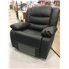 Image 4 : BLACK LEATHER 3PC. RECLINING SOFA SET - SOFA, LOVESEAT & CHAIR