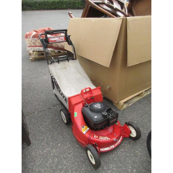 Homelite Gas Lawnmower with Grass Bag