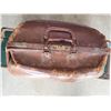 Image 2 : ANTIQUE LEATHER HOUSE CALL DOCTORS MEDICINE BAG