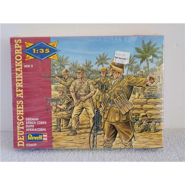 REVELL GERMAN AFRICA CORP WWII MODEL KIT