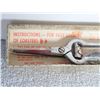 Image 2 : VINTAGE IN PACKAGE LOBSTER SHEAR