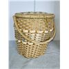 Image 1 : VINTAGE SEWING/YARN BASKET WITH CLOSURE