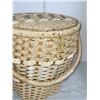 Image 3 : VINTAGE SEWING/YARN BASKET WITH CLOSURE