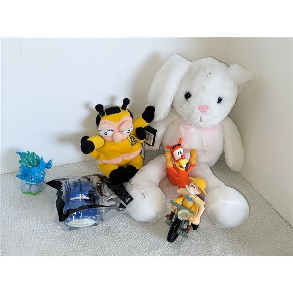 RANDOM LOT OF TOYS