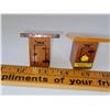 Image 1 : WOODEN CANADIAN OUTHOUSE SLAT AND PEPPER SHAKER SET