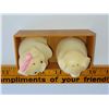 Image 3 : CUTE PLASTIC PIGS IN A TROUGH SALT AND PEPPER SHAKER SET