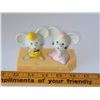Image 1 : BOY AND GIRL MOUSE ON CHEESE SLICE SALT AND PEPPER SHAKER SET