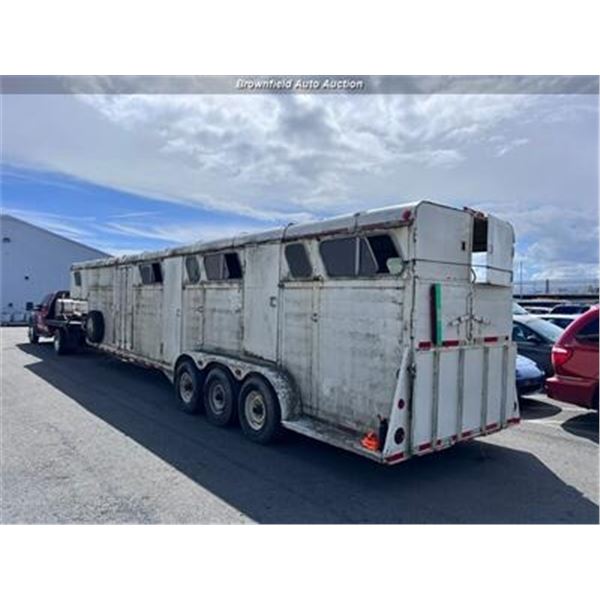 1980 W-W Horse Trailer