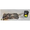Image 1 : HUNT VALLEY CAMO FLASK AND CAMO BBQ SET
