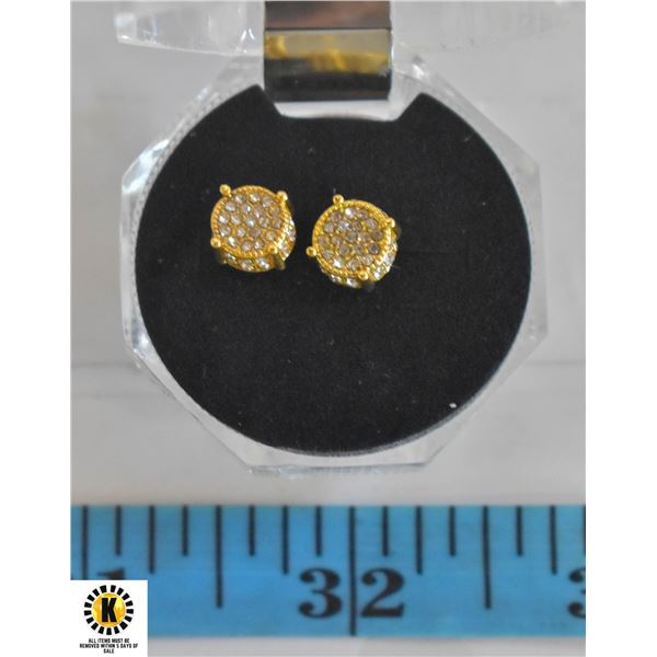 PAIR GOLD TONE EARRINGS WITH CLEAR STONES