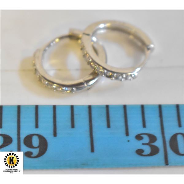 1 PAIR STAMPED 925 10 MM EARRINGS WITH CLEAR