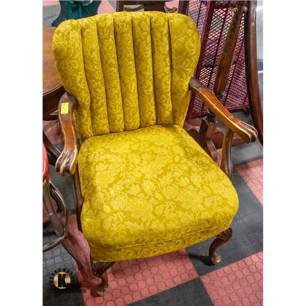 ANTIQUE CHAIR
