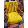 Image 1 : ANTIQUE CHAIR