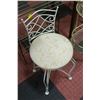 Image 1 : VINTAGE SILVER/WHITE METAL ACCENT CHAIR