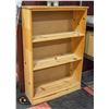 Image 1 : WOODEN 3 SHELF BOOKSHELF 36" X 24"