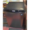 Image 1 : DANBY MINI FRIDGE