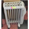 Image 1 : DIGITAL ELECTIC OIL FILLED SPACE HEATER PELONIS