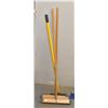 Image 1 : PUSH BROOMS- LOT OF 2