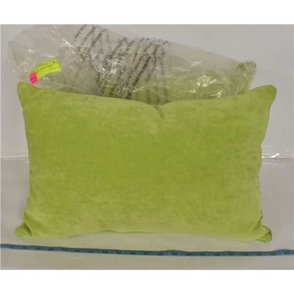 2 GREEN THROW CUSHONS