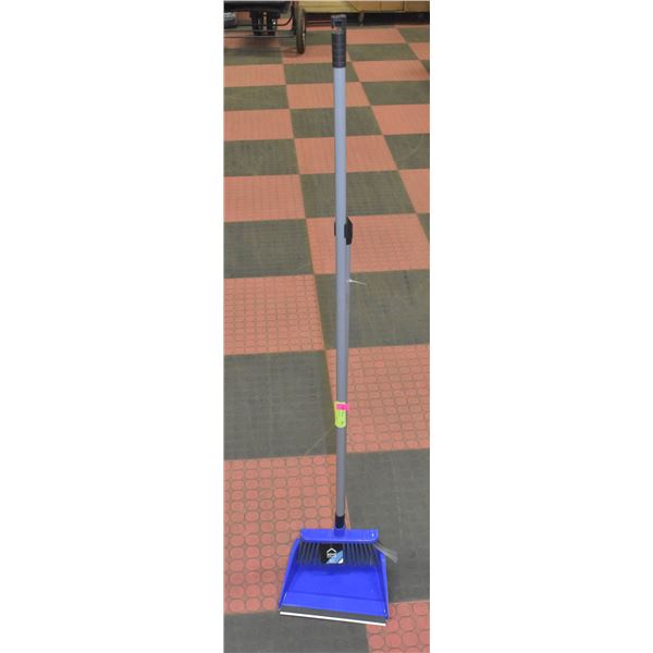BROOM & DUST PAN