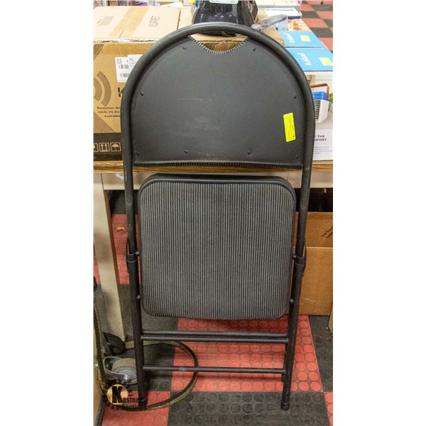 FOLDING CHAIR