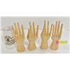 Image 1 : 4 WOOD HAND DISPLAY FIGURES ALL TOGETHER-ESTATE