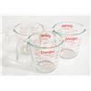 Image 1 : FLAT OF 3 PYREX 2 CUP MEASURING CUPS