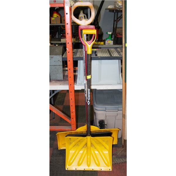LOT OF 3 SNOW SHOVELS