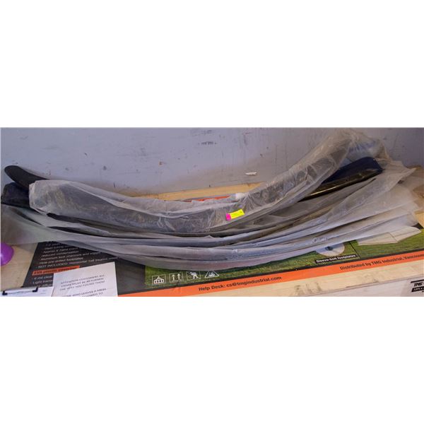 VEHICLE HOOD VISORS