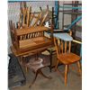 Image 1 : ASSORTMENT OF WOOD FURNITURE AND ESTATE ITEMS