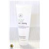 Image 1 : BOTTLE OF TEA TREE SCALP CARE ANTI THINING