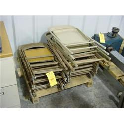 PALLET OF FOLDING CHAIRS