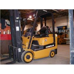2001 CAT FORK LIFT