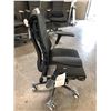 Image 2 : HERMAN MILLER EMBODY BLACK GRAPHITE FULLY ADJUSTABLE GAMING TASK CHAIR RETAIL $2264 CAN