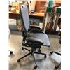 Image 2 : HERMAN MILLER AERON GRAPHITE FULLY ADJUSTABLE TASK CHAIR SIZE C RETAIL $2137 CAN