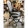 Image 2 : HERMAN MILLER AERON GRAPHITE  FULLY ADJUSTABLE TASK CHAIR SIZE C RETAIL $2137 CAN