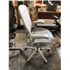 Image 2 : HERMAN MILLER AERON  MINERAL GREY FULLY ADJUSTABLE TASK CHAIR SIZE C RETAIL $2137 CAN