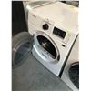 Image 2 : SAMSUNG WHITE DRYER MODEL DV22K6800EW/AC DENTED 24"W X 25"D X 33"H TESTED WORKING