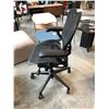 Image 3 : HERMAN MILLER AERON FULLY ADJUSTABLE TASK CHAIR SIZE B RETAIL $2080 CAN