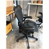 Image 2 : HERMAN MILLER AERON FULLY ADJUSTABLE TASK CHAIR SIZE B RETAIL $2080 CAN