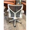 Image 4 : HERMAN MILLER COSM GREY MID-BACK TASK CHAIR RETAIL $1900 CAN