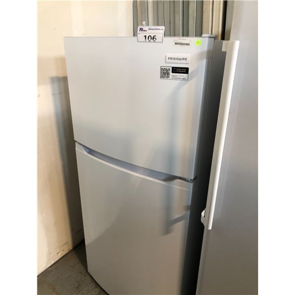 FRIGIDAIRE WHITE/FRIDGE/FREEZER MODEL FFHT1425VW 28 W X 26 D X 60 H