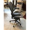 Image 2 : HERMAN MILLER AERON GRAPHITE FULLY ADJUSTABLE TASK CHAIR SIZE C RETAIL PRICE $2137 CAN