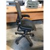 Image 2 : HERMAN MILLER AERON BLACK FULL ADJUSTABLE TASK CHAIR SIZE B RETAIL PRICE $2,525 CAN