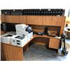 Image 2 : MAPLE 6' X 6' CORNER COMPUTER DESK WITH HUTCH