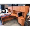 Image 2 : MAPLE 6' X 6' CORNER COMPUTER DESK WITH HUTCH