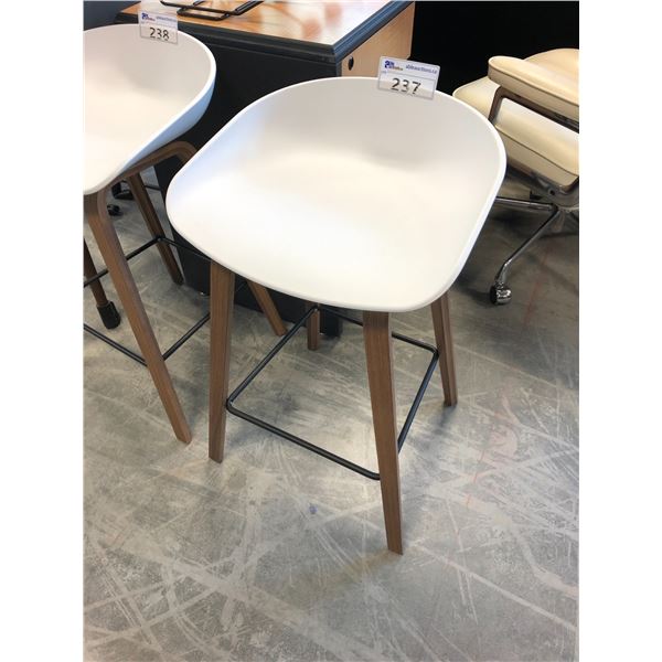 HAY WHITE/WALNUT COUNTER HEIGHT STOOL