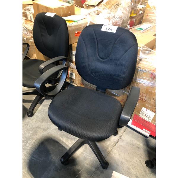 BLACK LOOP ARM TASK CHAIR