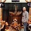 Image 3 : Artist Casey Dinkel's One-Of-A-Kind Moose Antler Table.