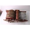 Image 2 : Antique Hand Crank Wool Carder